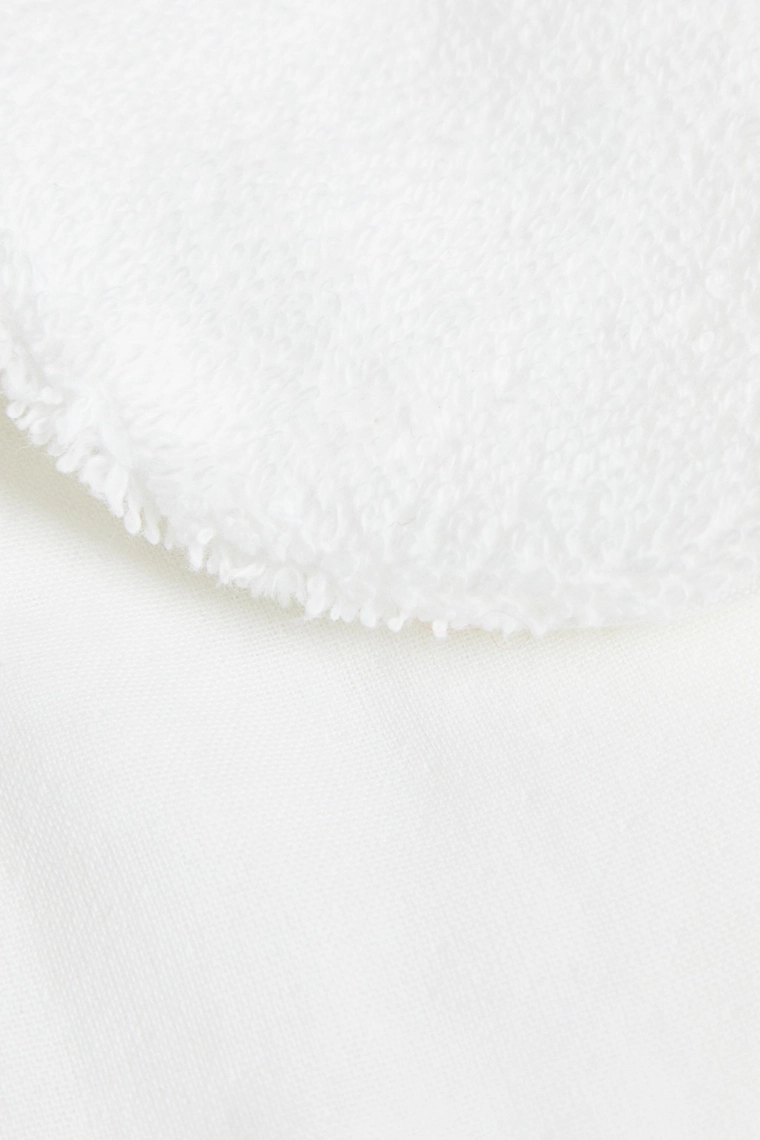 Слюнявчик с буквой для малышей