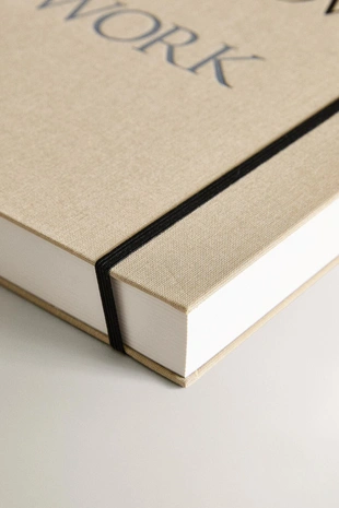 Книга ANNIE LEIBOVITZ AT WORK- Заказать в России