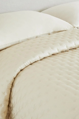 Одеяло PLAIN QUILT WITH KNOTS - Заказать в России