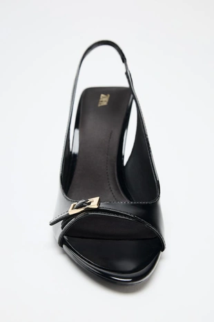 Лакированные босоножки на высоком каблуке- Заказать в России