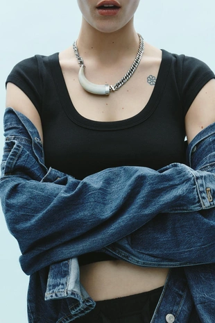 Футболка с круглым вырезом