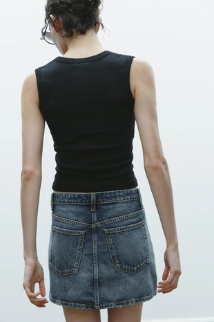 Футболка с V-образным вырезом- Заказать в России