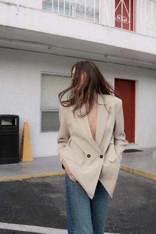 Объемный двубортный пиджак - Заказать в России