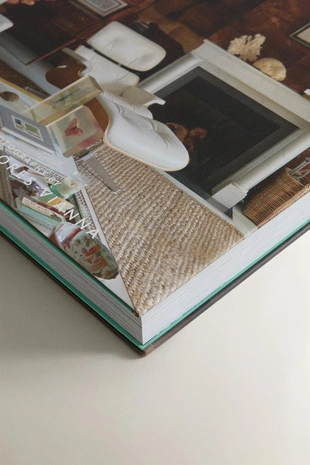 Книга ISABEL LóPEZ-QUESADA TOWN & COUNTRY- Заказать в России