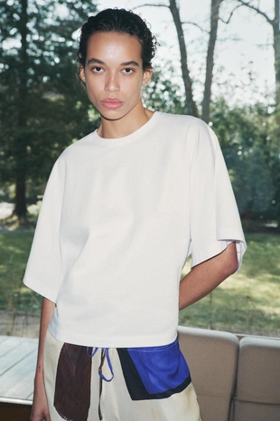 Футболка из ткани с эффектом потертости с широкими рукавами- Заказать в России