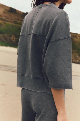 Толстовка с эффектом потертости