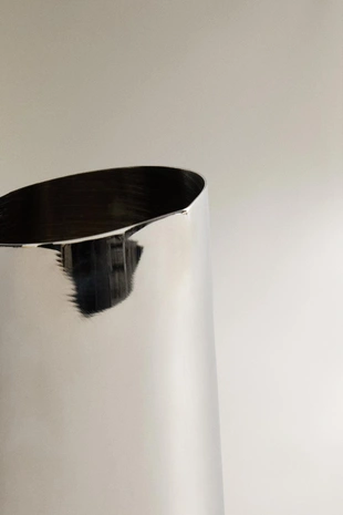 Металлическая ваза- Заказать в России