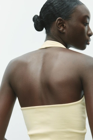 Топ с вырезом халтер