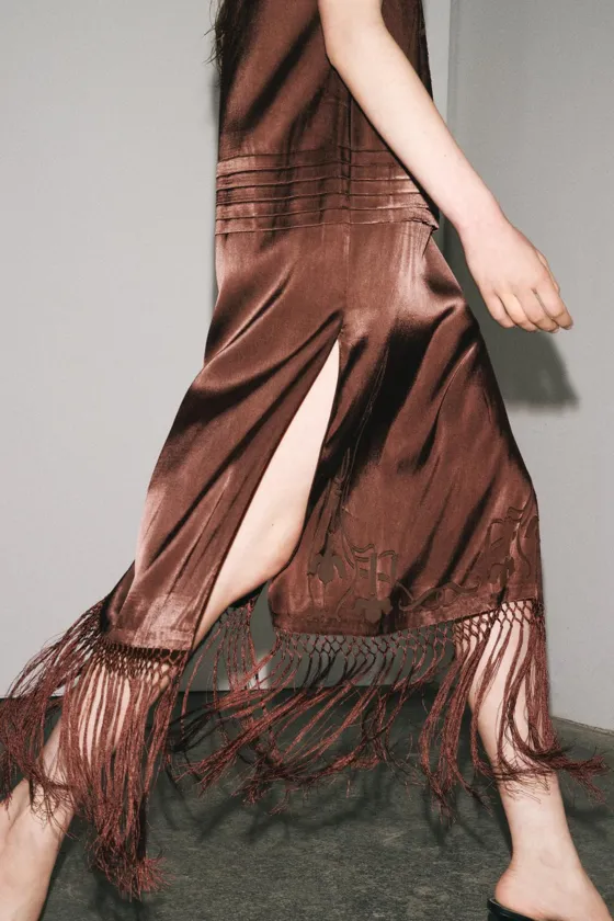 ПЛАТЬЕ С ВЫШИВКОЙ И БАХРОМОЙ — ZW COLLECTION