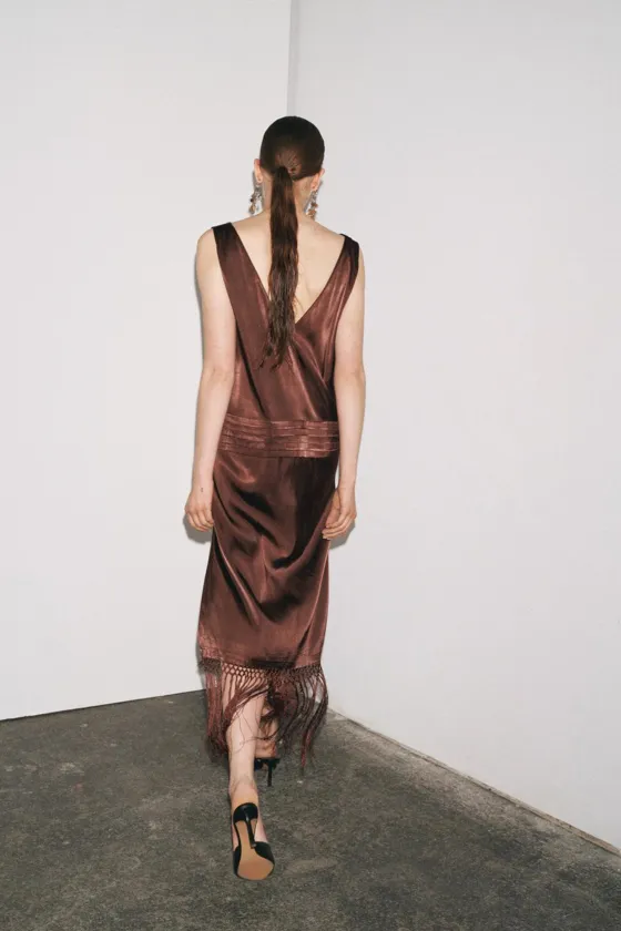 ПЛАТЬЕ С ВЫШИВКОЙ И БАХРОМОЙ — ZW COLLECTION