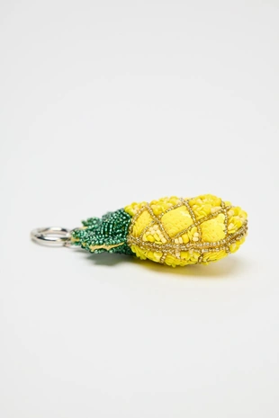 Украшение-амулет из ярких бусин в форме фрукта- Заказать в России