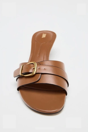 Босоножки с пряжками- Заказать в России