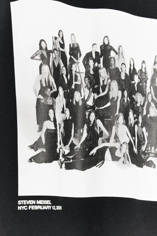 Футболка с фотопринтом STEVEN MEISEL — 50TH ANNIVERSARY- Заказать в России