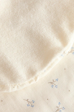 CHILDREN'S MINI FLOWER SHOULDER BIB- Заказать в России
