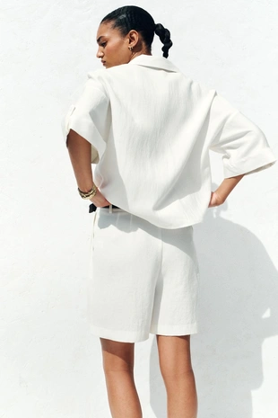 Шорты с ремнем и защипами- Заказать в России