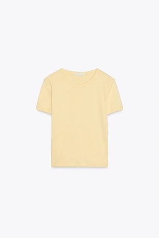 Футболка с декоративной строчкой на спине