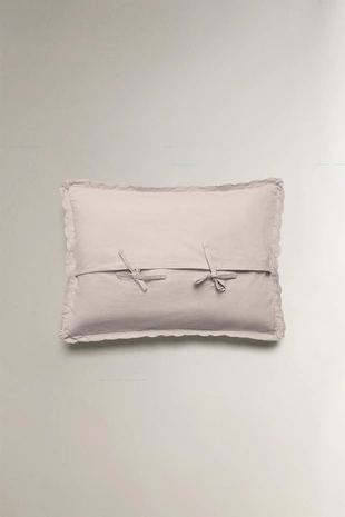 CHILDREN'S CUSHION COVER WITH SCALLOPED EDGE