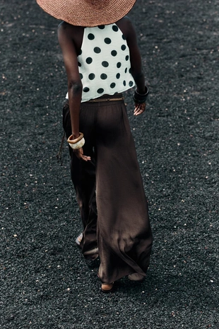 Широкие брюки из струящейся ткани- Заказать в России