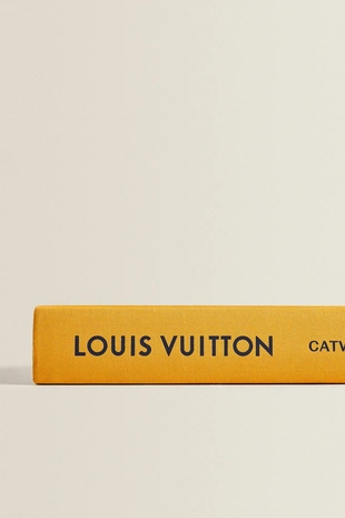Книга для подиума LOUIS VUITTON- Заказать в России