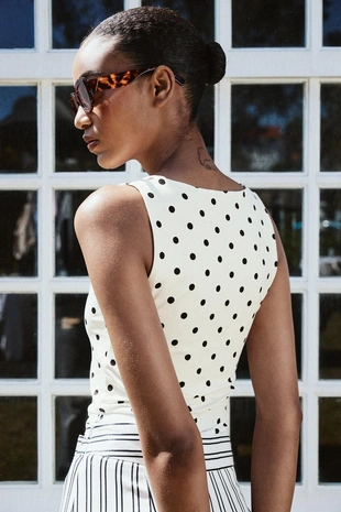 Топ из полиамида с широкими бретелями