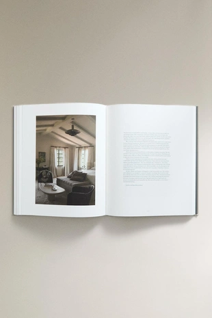 Книга EIGHT HOMES- Заказать в России