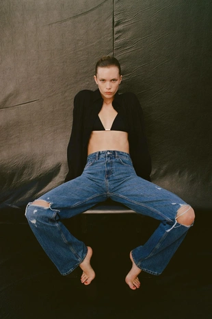 Джинсы со средней посадкой  и разрезами TRF WIDE LEG- Заказать в России