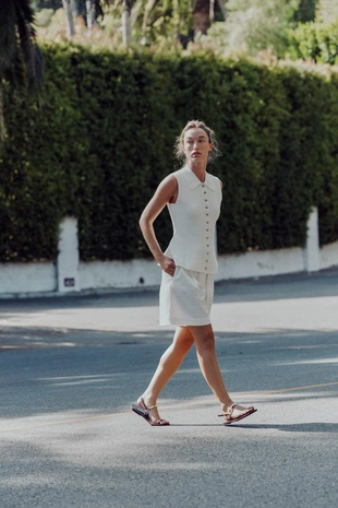 Трикотажный топ-жилет с баской- Заказать в России