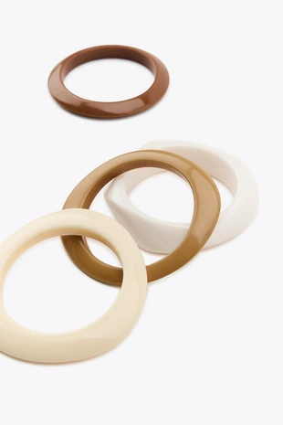 Набор из четырех пластиковых браслетов- Заказать в России