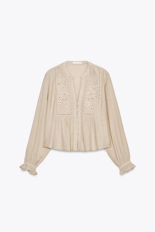 Укороченная блуза с ажурной вышивкой