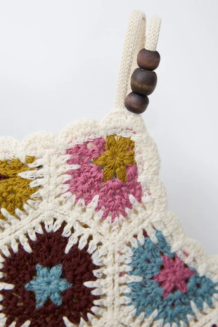 Топ из кружева кроше с цветами и бусинами - Заказать в России