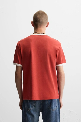 Футболка с принтом и слоганом GUITARRICADELAFUENTE- Заказать в России