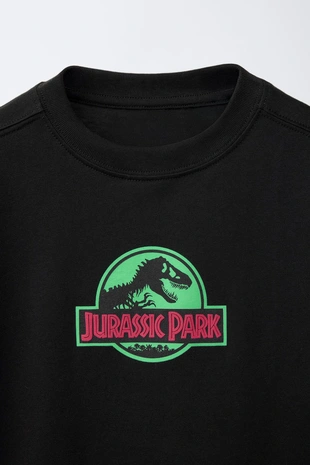 Футболка с рельефным принтом JURASSIC PARK ©- Заказать в России
