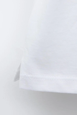 Футболка с карманом-сердцем, связанным крючком