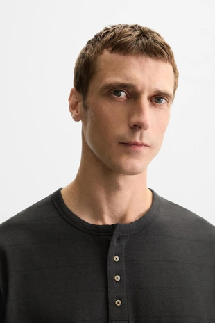 Футболка в полоску с воротником на пуговицах- Заказать в России