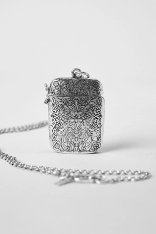 Silver | 1856/610/808 - Zara Длинное колье с подвеской в виде гравированного ящика KATE MOSS X ZARA