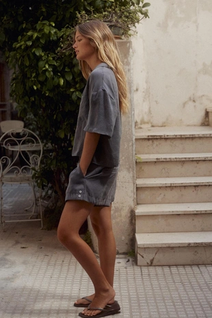 Мини-шорты из струящейся ткани- Заказать в России