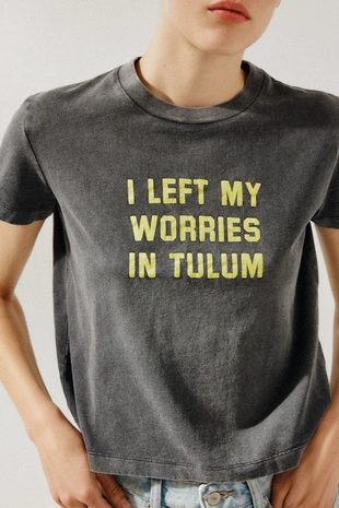 Футболка из ткани с эффектом потертости с надписью- Заказать в России