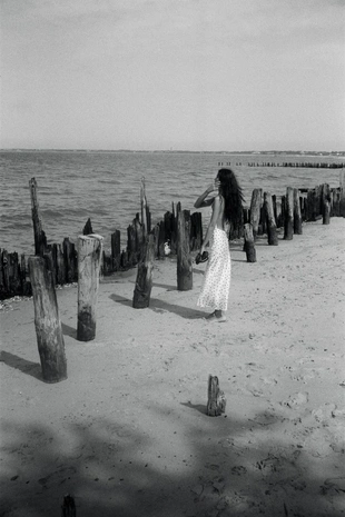 Атласное платье миди в горошек- Заказать в России