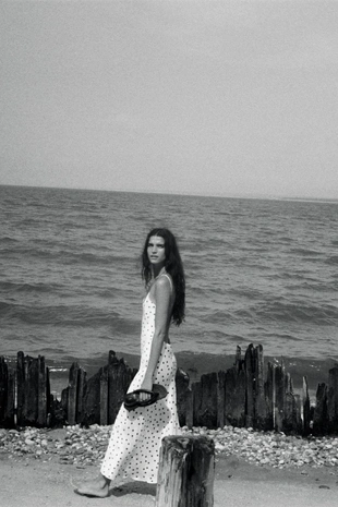 Атласное платье миди в горошек- Заказать в России