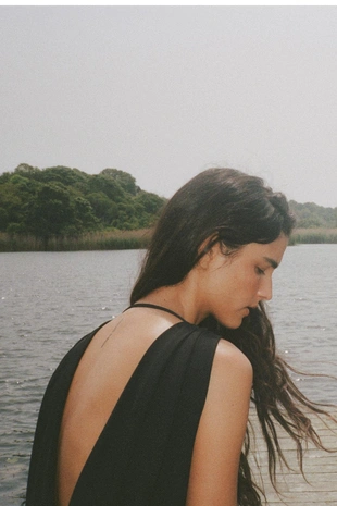 Длинное платье с открытой спиной- Заказать в России