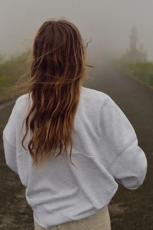 Толстовка с эффектом потертости