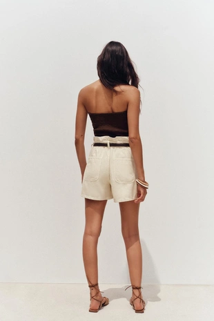 Джинсовые шорты Z1975 с ремнем и сборкой на поясе- Заказать в России