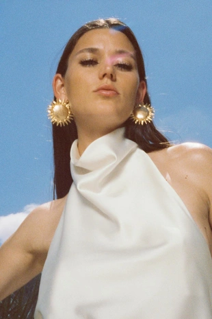 Атласный топ с горловиной халтер