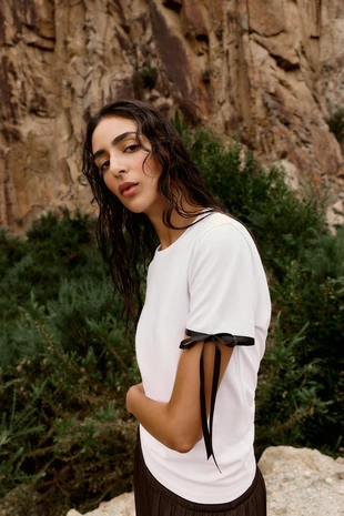 Футболка с контрастными завязками- Заказать в России