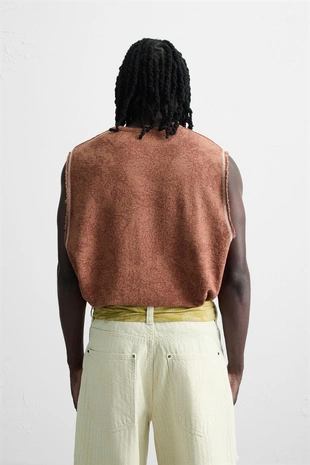 Трикотажная майка с эффектом потертости- Заказать в России