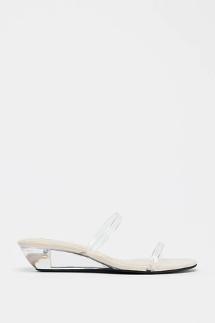 Виниловые босоножки на танкетке- Заказать в России