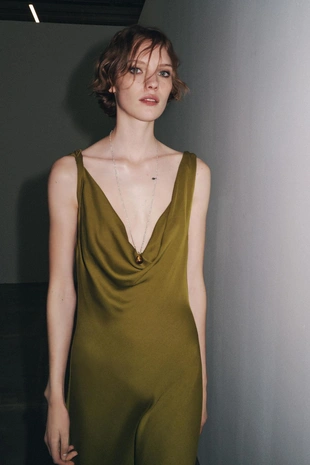 Длинное атласное платье из коллекции ZW