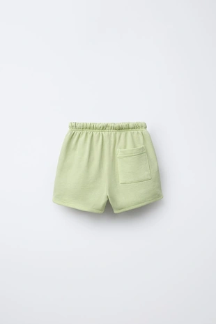 STRAIGHT FIT GARMENT-DYED PLUSH BERMUDA SHORTS WITH LABEL- Заказать в России