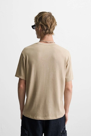 Трикотажная футболка стандартного кроя- Заказать в России