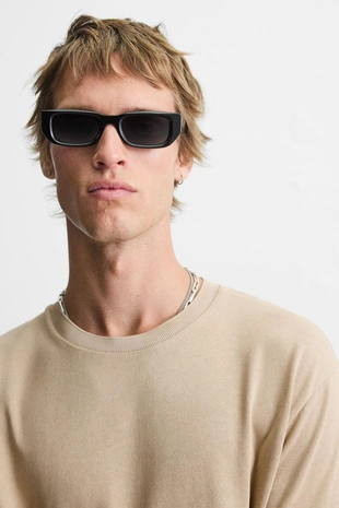 Трикотажная футболка стандартного кроя- Заказать в России